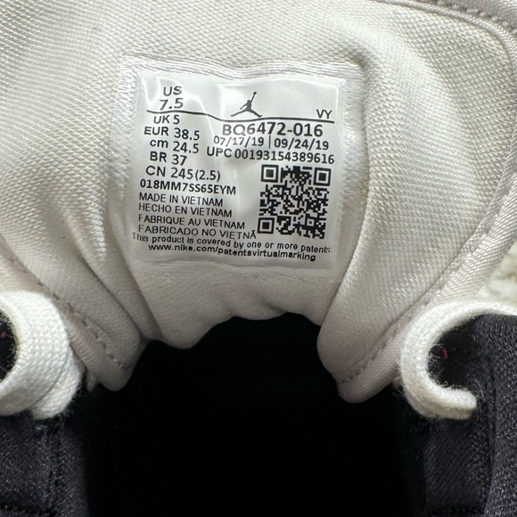 Air Jordan 1 Mid Black White Noble Red
BQ6472 016 Women's size 7.5 EUC - Picture 8 of 13